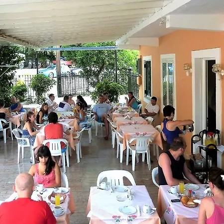 Hotel Perama Перама