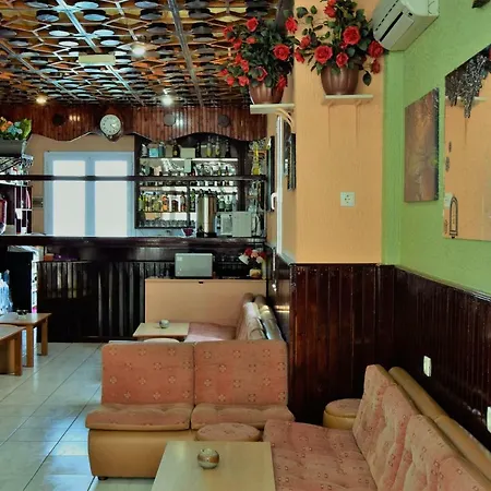 Отель Hotel Perama