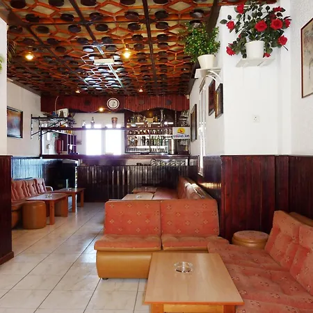 Hotel Perama بيراما