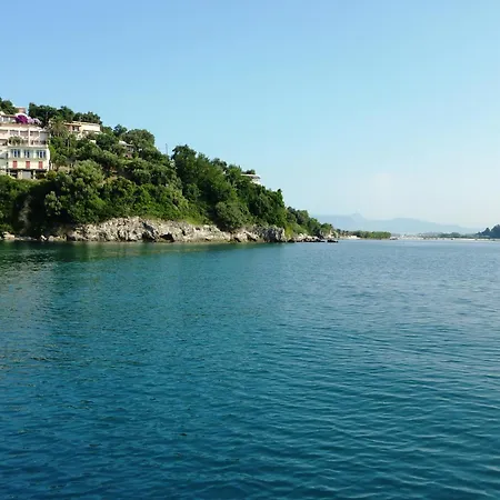 Hotel Perama فندق