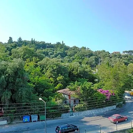 Hotel Perama فندق