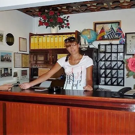 فندق Hotel Perama بيراما