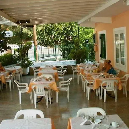 فندق Hotel Perama بيراما