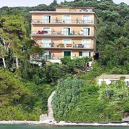 فندق Hotel Perama بيراما