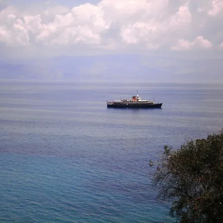 ホテル Hotel Perama