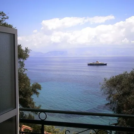 Hotel Perama ホテル